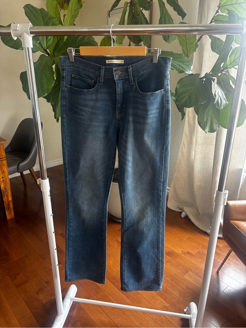 Levi’s 315 Shaping Bootcut Jeans – Women’s Size 30 – New Without Tags (Hemmed)